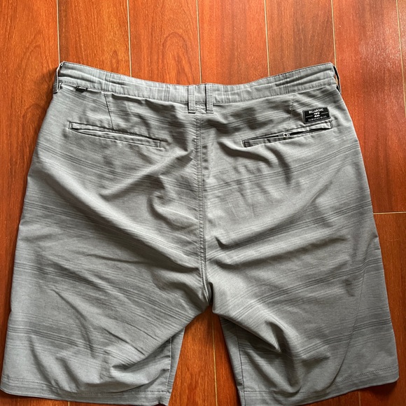 Billabong men’s swim/casual shorts - Picture 4 of 6